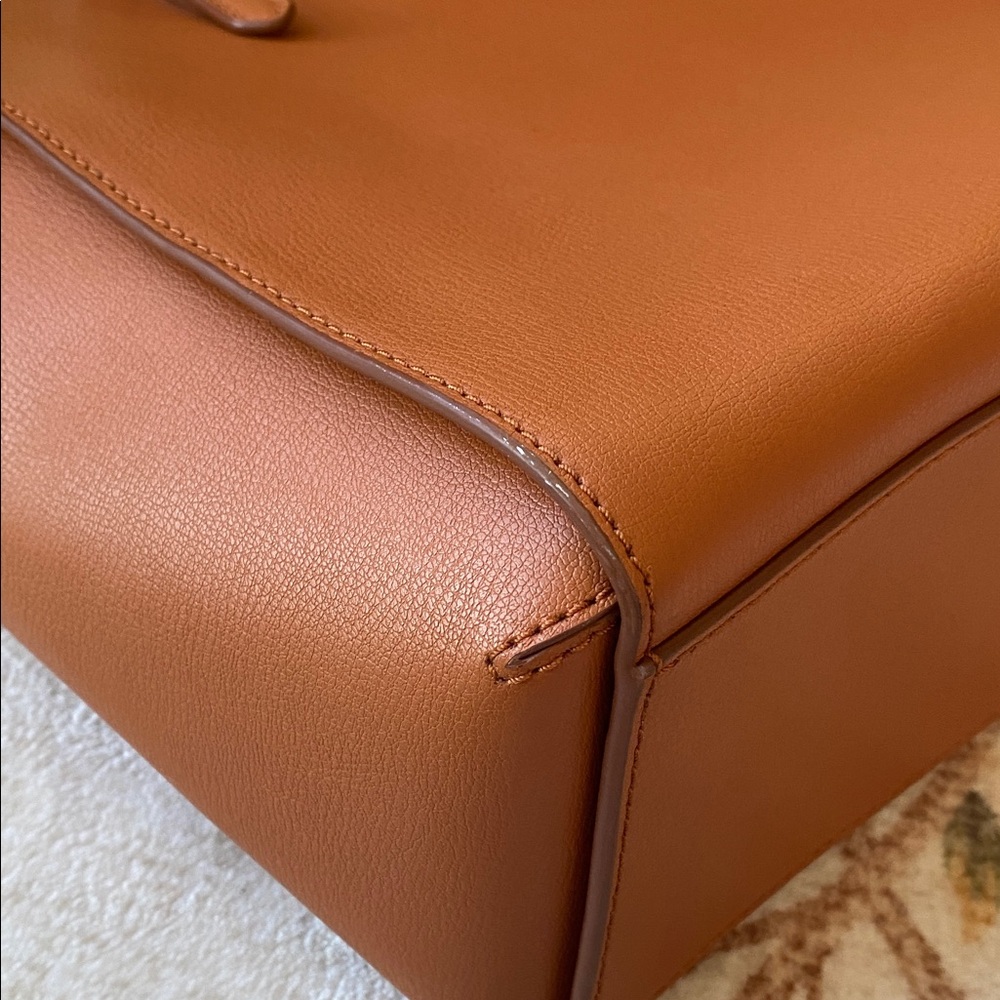 Marc Jacobs Brown Leather Tote Bag - Picture 7 of 11
